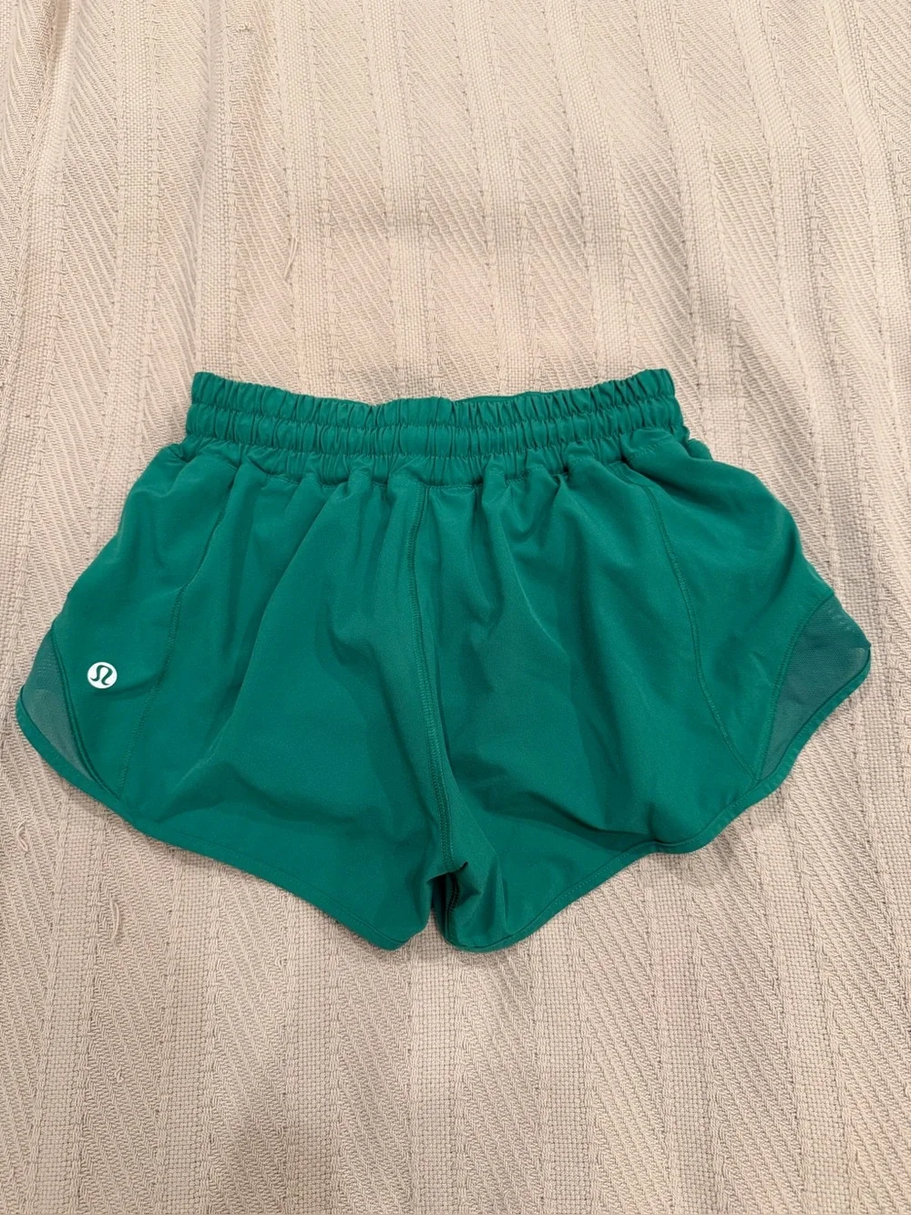 Lululemon Hotty Hot Low-Rise Lined Short 2.5